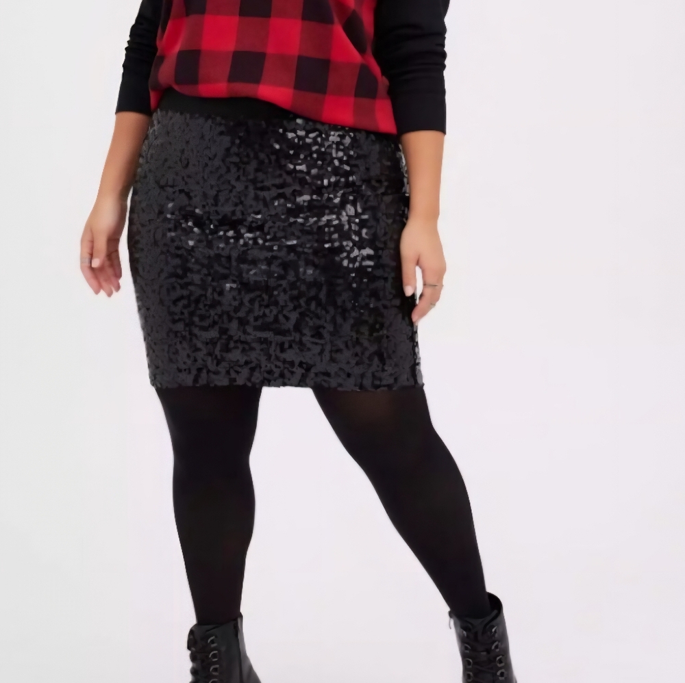 Torrid (Size 0) Sequin Mini Skirt Black NEW NWT L 12 stretch!